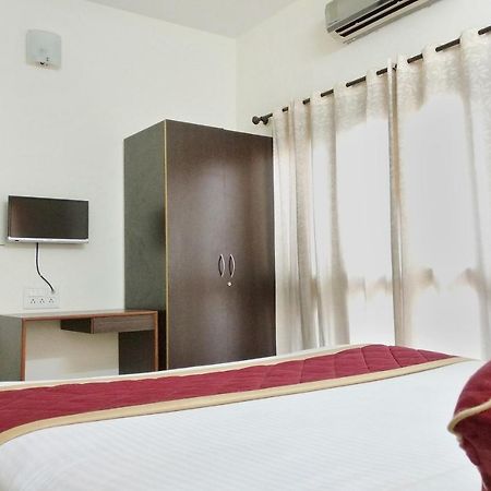 Super Oyo Capital O Premium Hotel Victoria Heights Near Sri Someshwara Swami Temple Бенґалуру Екстер'єр фото