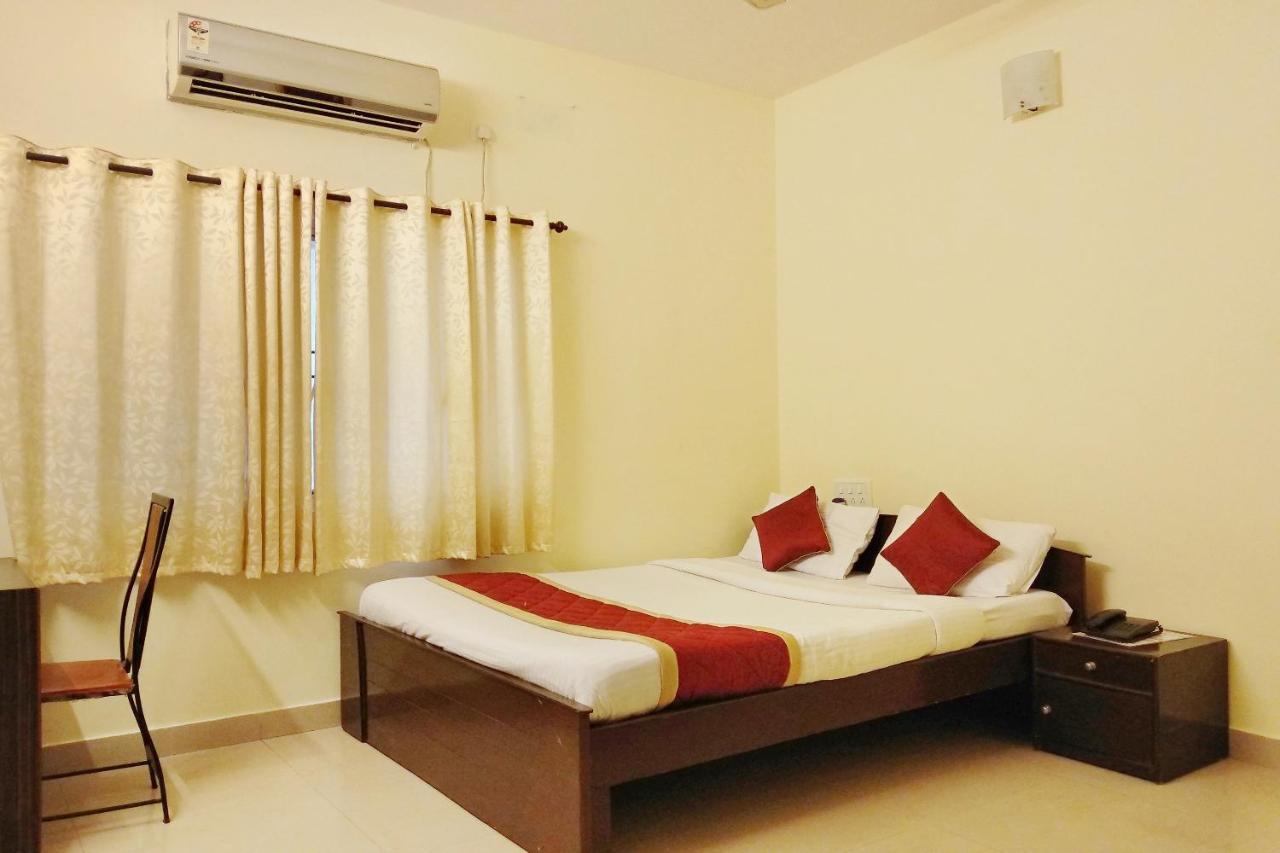 Super Oyo Capital O Premium Hotel Victoria Heights Near Sri Someshwara Swami Temple Бенґалуру Екстер'єр фото