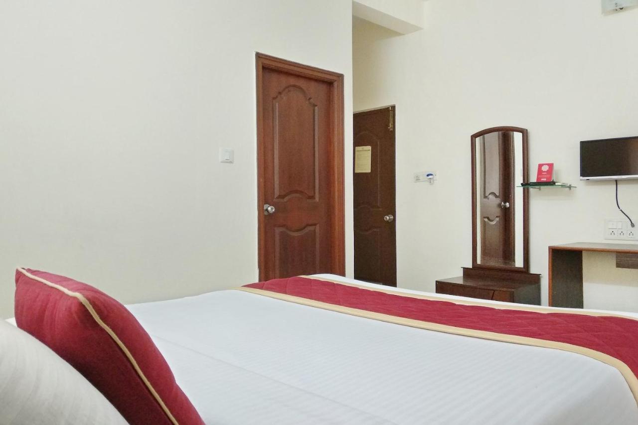 Super Oyo Capital O Premium Hotel Victoria Heights Near Sri Someshwara Swami Temple Бенґалуру Екстер'єр фото
