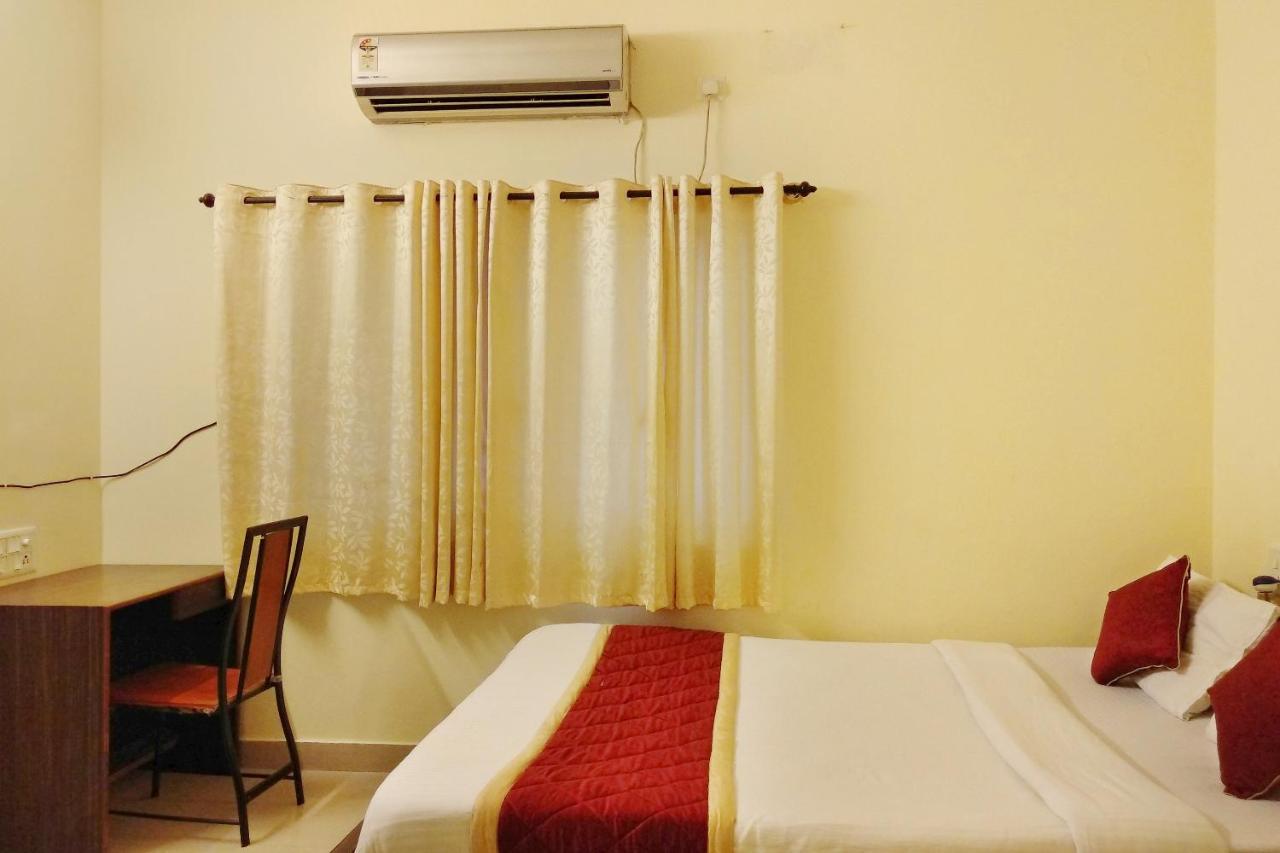 Super Oyo Capital O Premium Hotel Victoria Heights Near Sri Someshwara Swami Temple Бенґалуру Екстер'єр фото