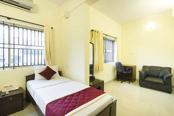 Super Oyo Capital O Premium Hotel Victoria Heights Near Sri Someshwara Swami Temple Бенґалуру Екстер'єр фото