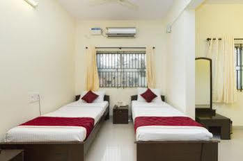 Super Oyo Capital O Premium Hotel Victoria Heights Near Sri Someshwara Swami Temple Бенґалуру Екстер'єр фото